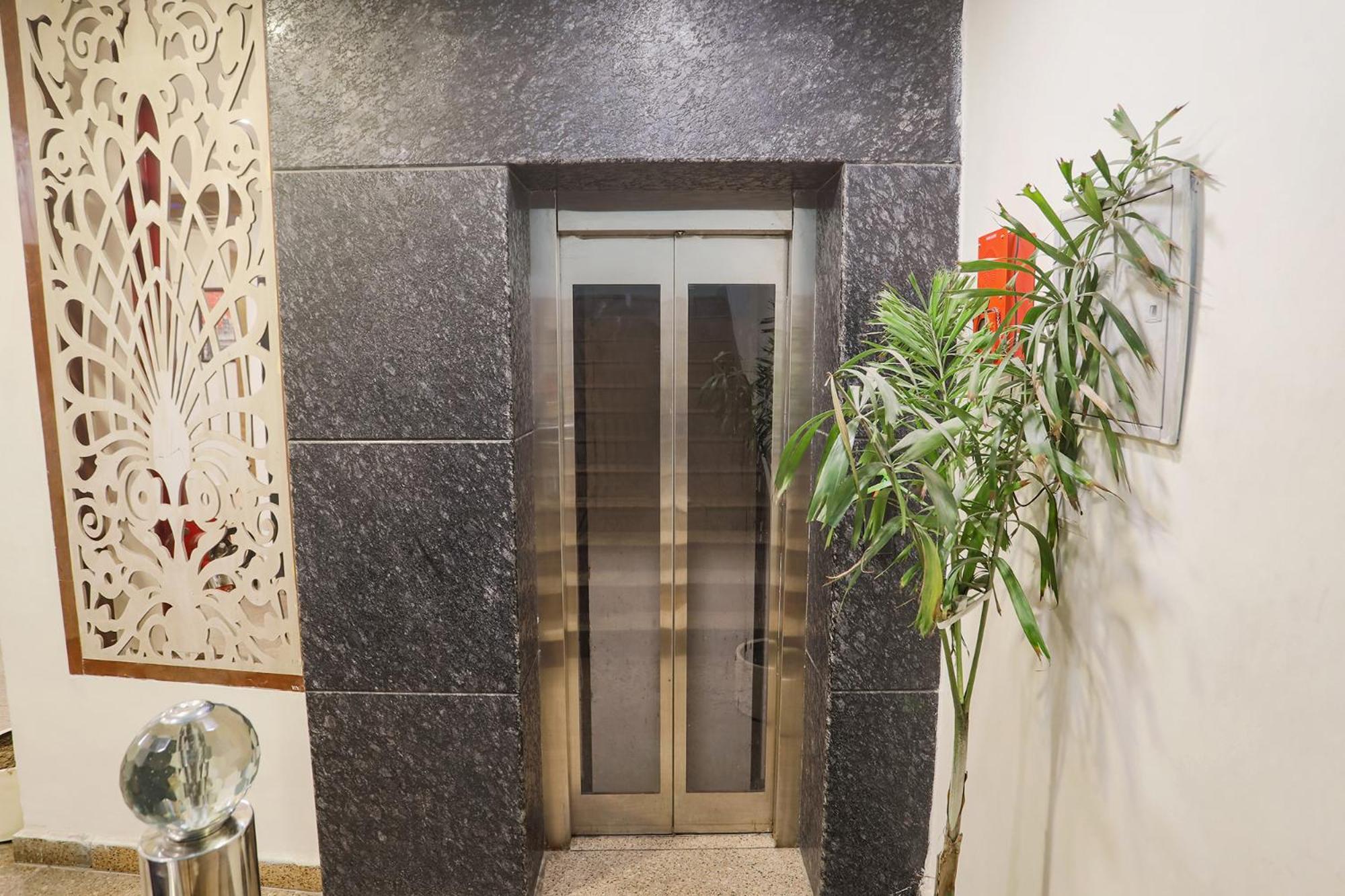 Fabhotel The Diamond Ghaziabad Ngoại thất bức ảnh